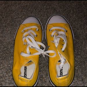 Yellow kids converse size 2